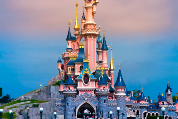 Mise à disposition d'une journée au parc "Disneyland Paris" et parc "Walt Disney Studios – Image 2